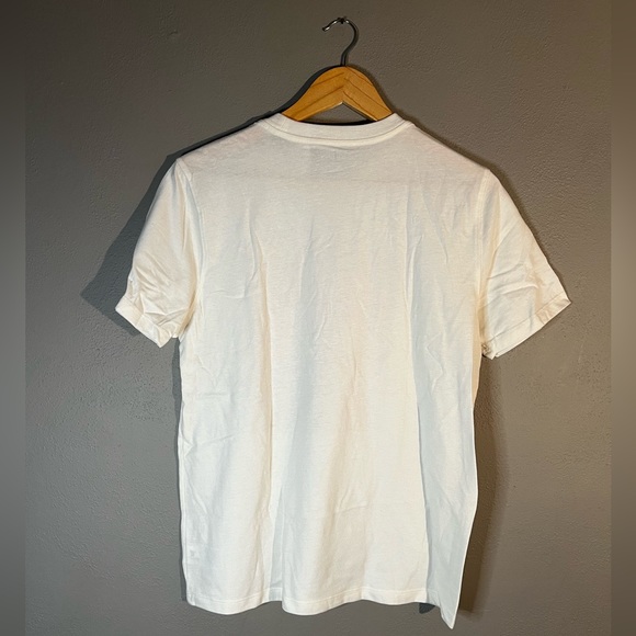 Old Navy T-shirt with canyon graphic - Picture 3 of 3